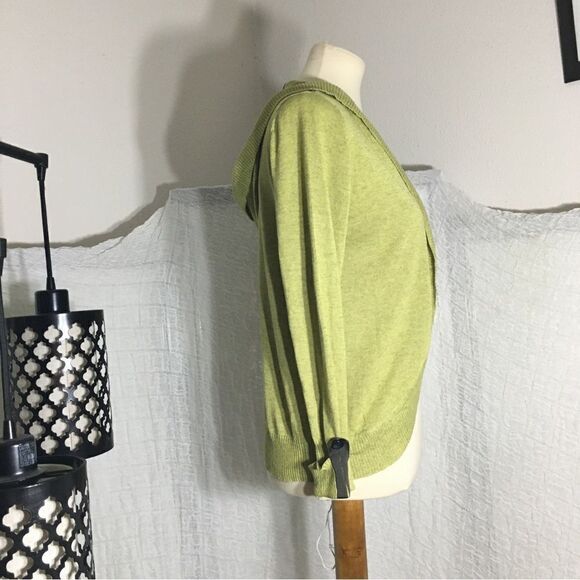 Cabi
Green Hooded Cardigan Style #282 Size Small - Picture 3 of 13